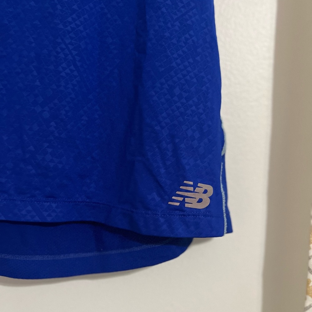 New Balance Blue Reflective Racerback tank Women’s Large - Picture 4 of 4